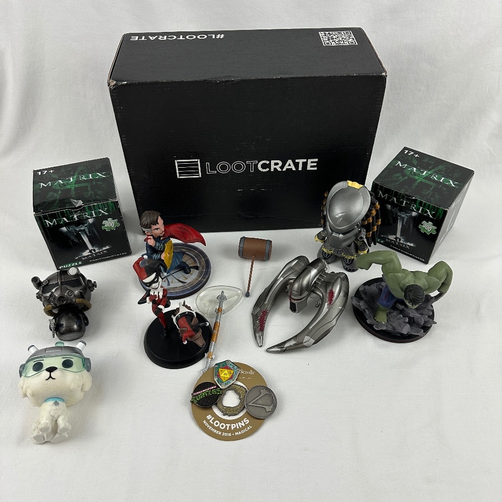 Loot Crate bundle- Dr. Strange, Hulk, Matrix puzzles, pins